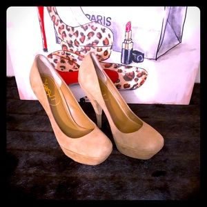 Beautiful Neutral Suede Pump With Sculpted Heel